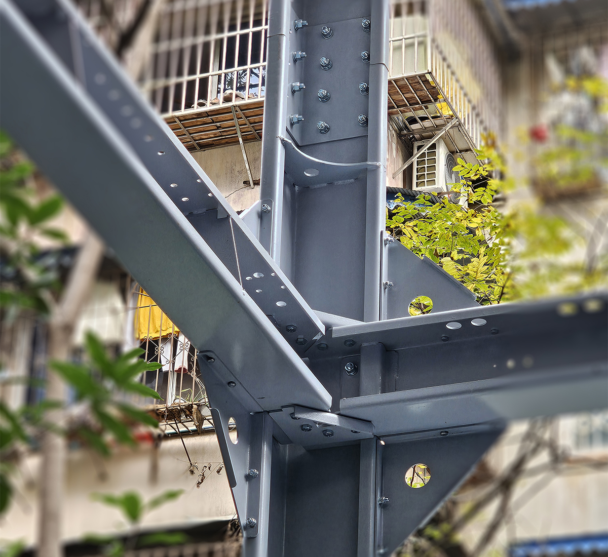 多点式高强螺栓连接（防松+高强钢连接板）